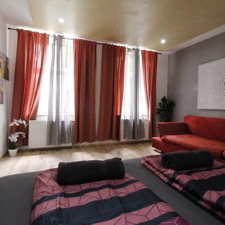 וינה Private Triple Bedroom Rf1 מראה חיצוני תמונה