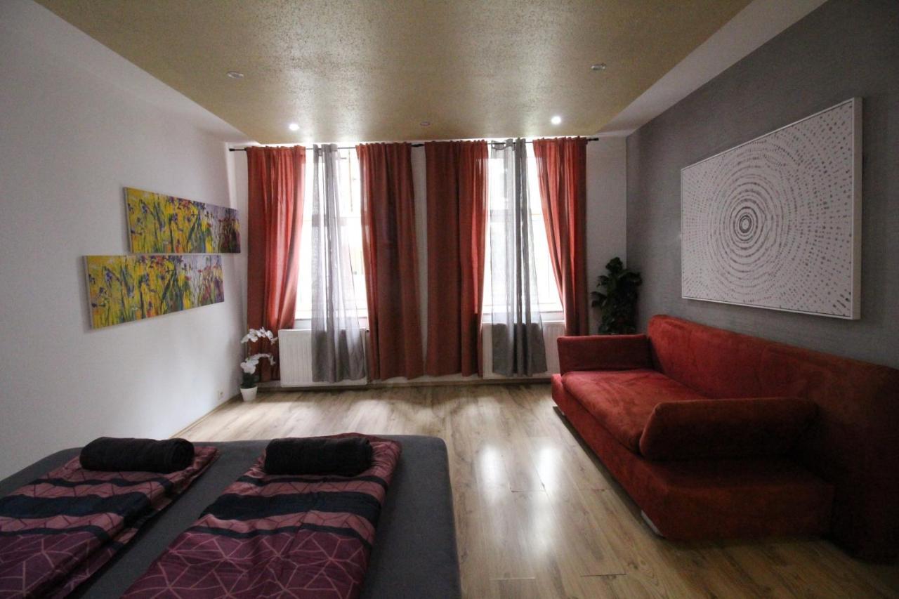 וינה Private Triple Bedroom Rf1 מראה חיצוני תמונה