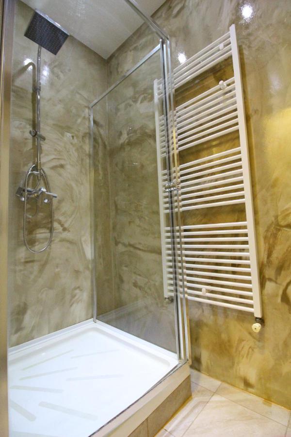 וינה Private Triple Bedroom Rf1 מראה חיצוני תמונה