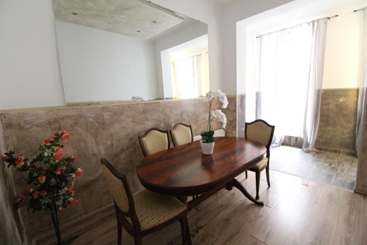 וינה Private Triple Bedroom Rf1 מראה חיצוני תמונה